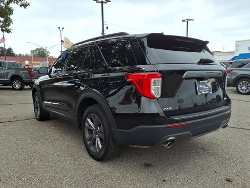 Certified 2023 Ford Explorer XLT w/ Equipment Group 202A AWD/4WD image 9