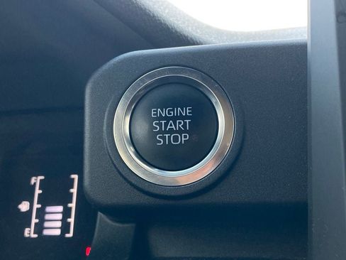 Used 2025 Toyota 4Runner SR5 AWD/4WD image 18