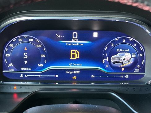 Certified 2022 Chevrolet Suburban RST w/ Sport Performance Package AWD/4WD image 27