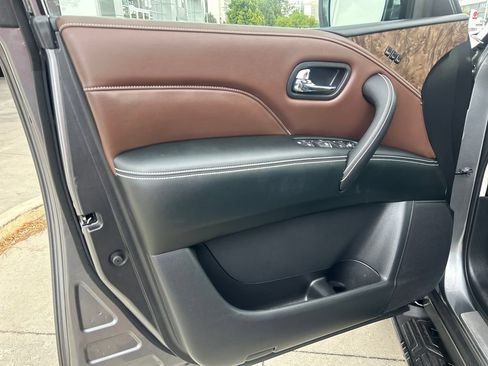 Used 2021 INFINITI QX80 Premium Select w/ All-Season Package AWD/4WD image 11