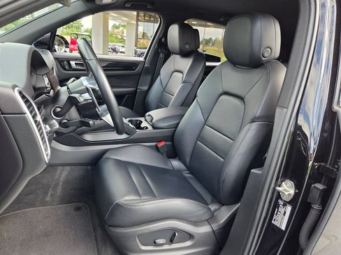 Used 2022 Porsche Cayenne AWD/4WD image 7