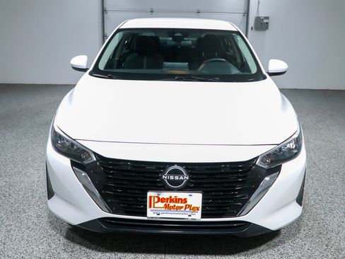 Used 2024 Nissan Sentra SV w/ Trunk Package FWD image 4