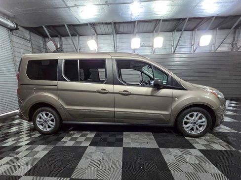 Used 2019 Ford Transit Connect XLT w/ Driver-Assist Package image 9