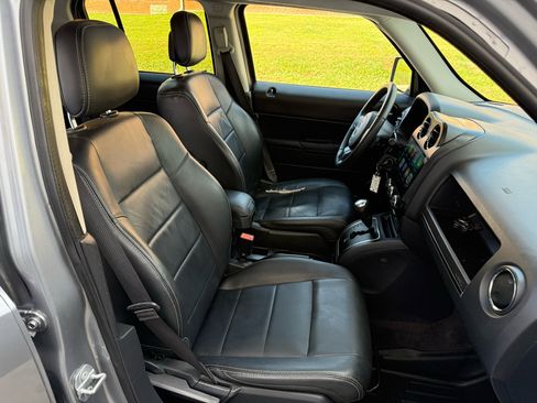 Used 2017 Jeep Patriot High Altitude image 7