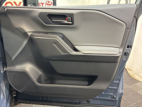 Used 2026 Toyota RAV4 XSE AWD/4WD image 11