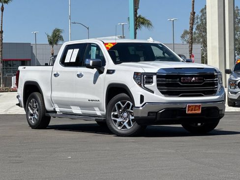 Used 2023 GMC Sierra 1500 SLT w/ SLT Premium Package AWD/4WD image 7