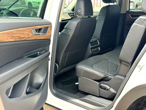 New 2026 Volkswagen Atlas SE FWD image 16