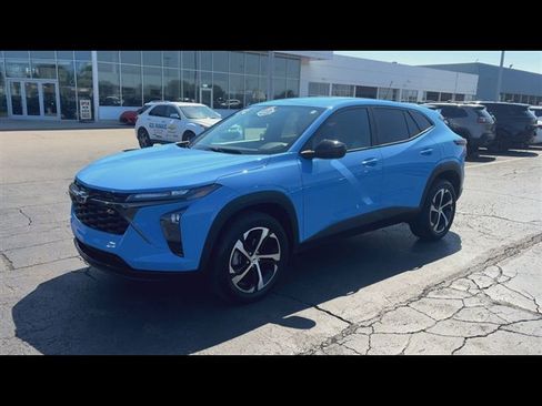 Used 2024 Chevrolet Trax RS w/ Driver Confidence Package FWD image 4