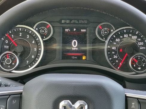 New 2026 RAM 1500 Big Horn AWD/4WD image 34