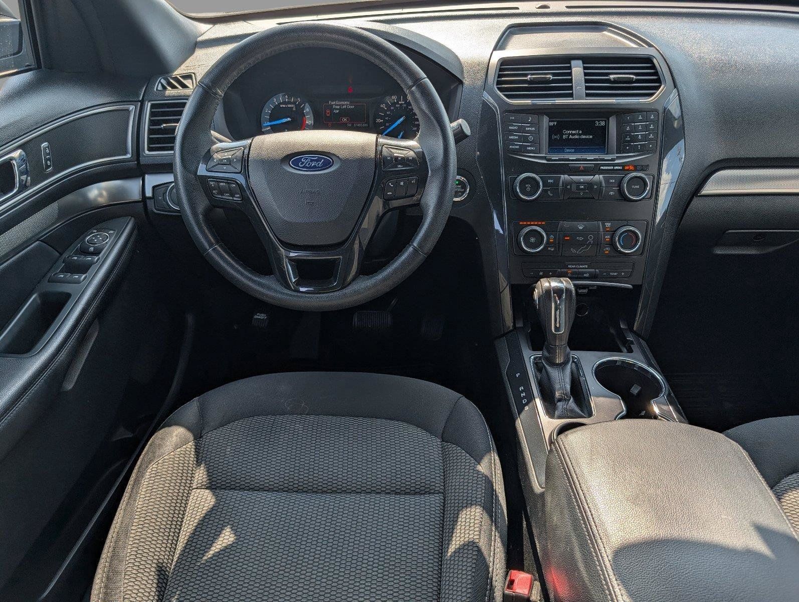 Used 2018 Ford Explorer XLT FWD image 26