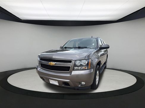 Used 2012 Chevrolet Tahoe LT w/ Luxury Package AWD/4WD image 3