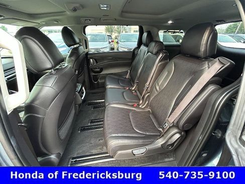 Used 2025 Kia Carnival SX w/ SX Dark Edition Package FWD image 26