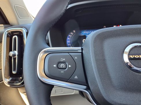 New 2026 Volvo XC40 B5 Ultra w/ Protection Package Premier image 17