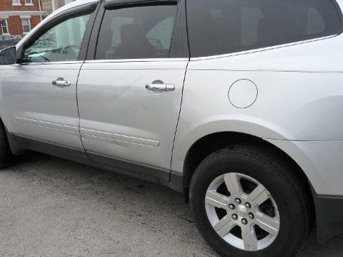 Used 2011 Chevrolet Traverse LT w/ Personal Connectivity Package image 21