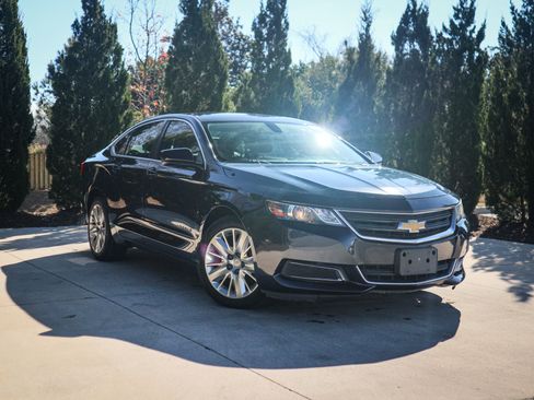 Used 2018 Chevrolet Impala LS image 2