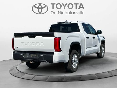 Used 2022 Toyota Tundra SR5 w/ SR5 Convenience Package AWD/4WD image 6
