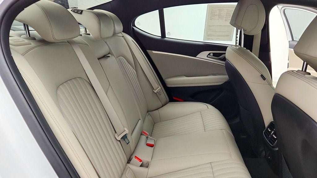 Used 2023 Genesis G70 2.0T w/ Sport Prestige Package RWD image 25