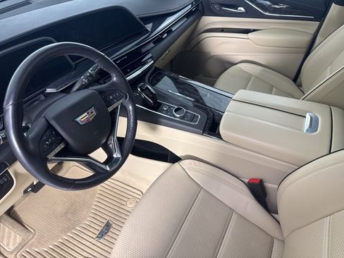 Used 2021 Cadillac Escalade Premium Luxury w/ Performance Package image 14