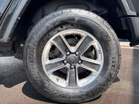 Used 2023 Jeep Wrangler Unlimited Sahara AWD/4WD image 25