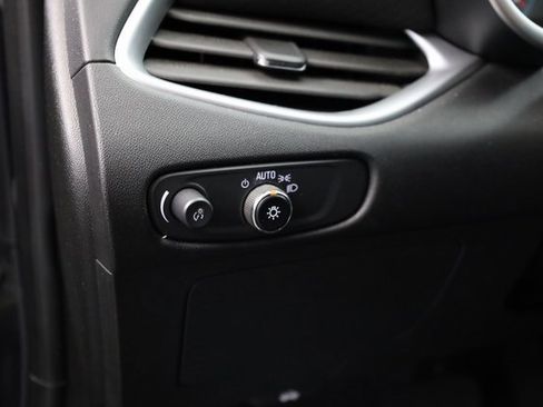 Used 2023 Chevrolet Malibu LT image 13