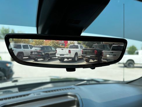 Used 2021 Chevrolet Silverado 1500 High Country w/ Technology Package image 18