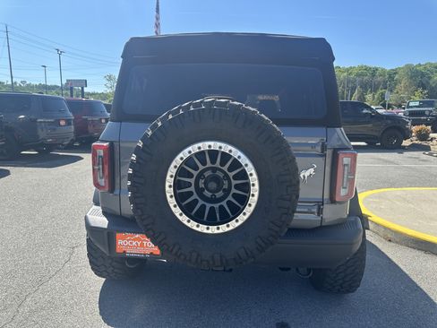 Used 2023 Ford Bronco Badlands image 9