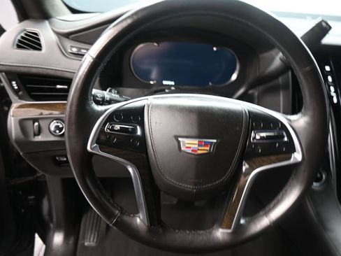 Used 2018 Cadillac Escalade Platinum AWD/4WD image 14
