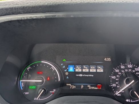 Used 2025 Toyota Sienna LE FWD image 21