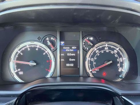 Certified 2022 Toyota 4Runner TRD Off-Road Premium image 27