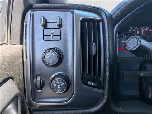 Used 2018 Chevrolet Silverado 1500 LT w/ All Star Edition AWD/4WD image 16