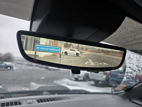 Used 2022 Chevrolet Silverado 1500 ZR2 w/ Technology Package image 33