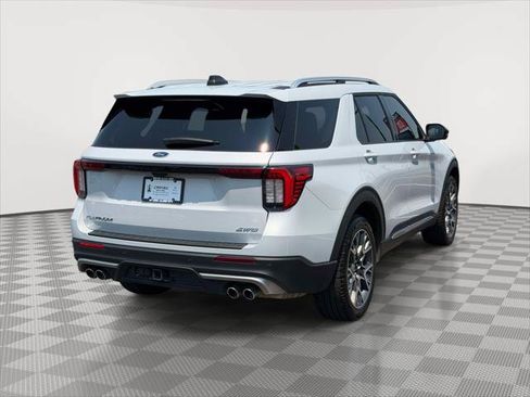 Used 2025 Ford Explorer Platinum w/ Ultimate Package AWD/4WD image 7