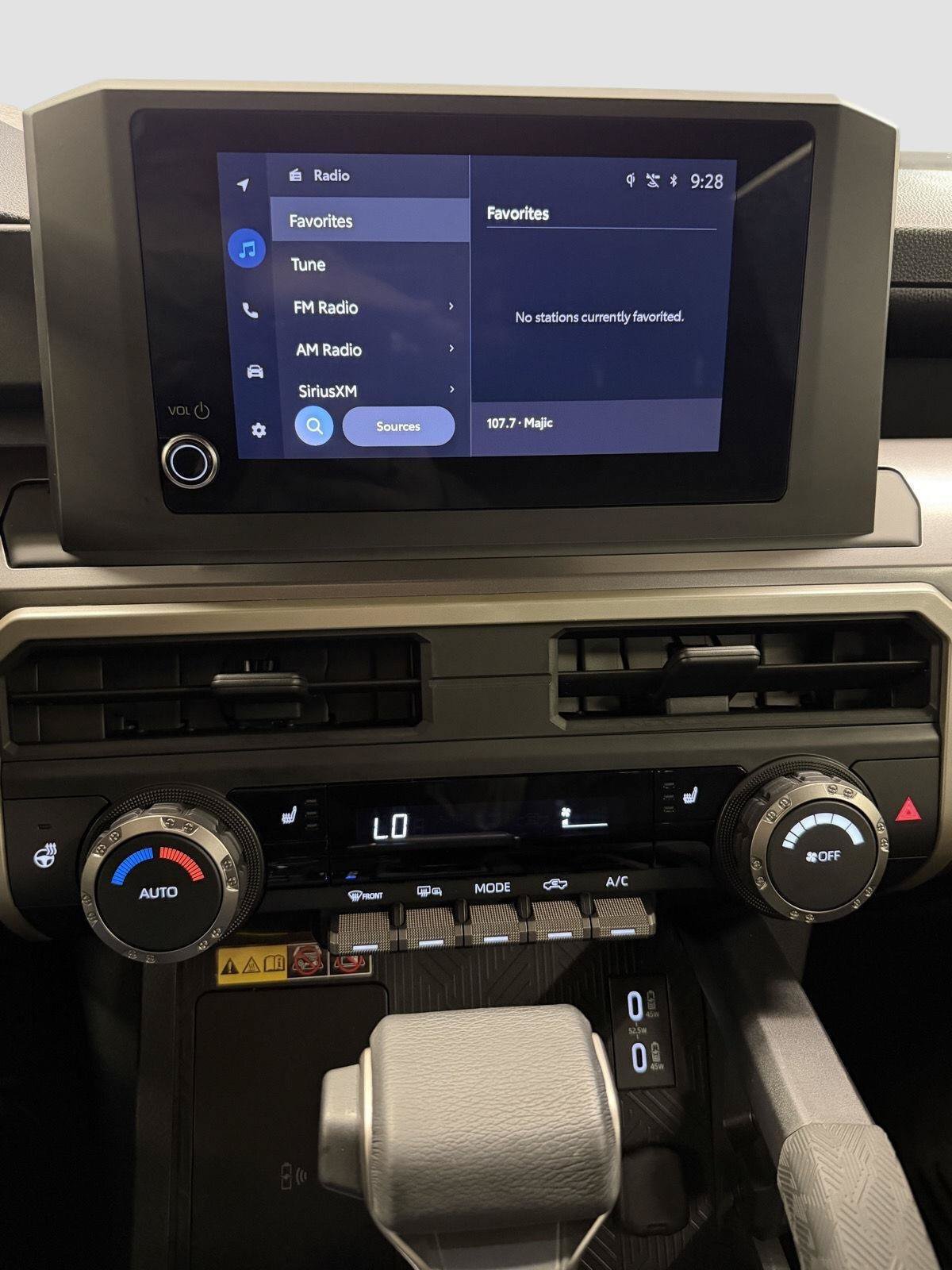 Used 2025 Toyota Tacoma SR5 AWD/4WD image 14