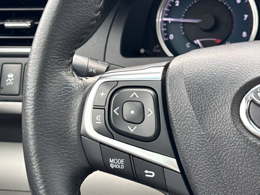 Used 2017 Toyota Camry XLE w/ Moonroof Package FWD image 15