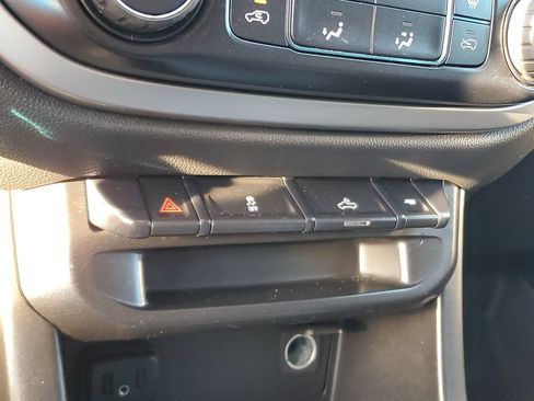 Used 2020 Chevrolet Colorado LT RWD image 24