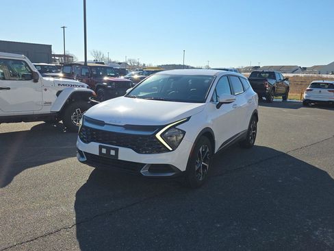 Used 2023 Kia Sportage EX image 13