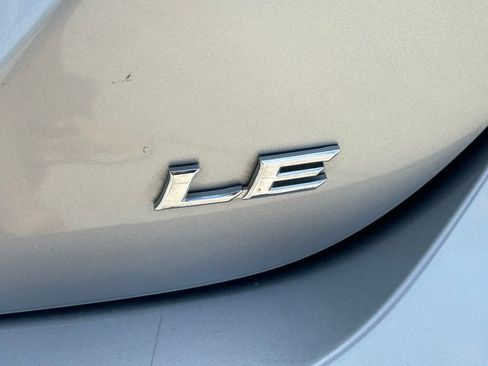 Used 2021 Toyota Camry LE FWD image 12