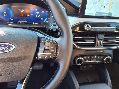 Used 2022 Ford Escape SEL w/ Technology Package image 12