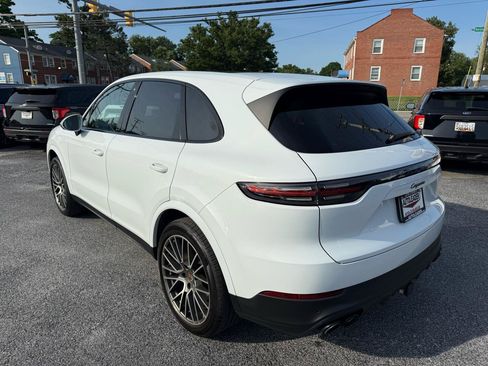 Used 2022 Porsche Cayenne AWD/4WD image 9