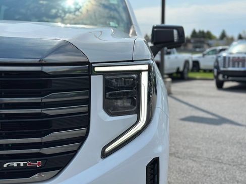 Used 2023 GMC Sierra 1500 AT4 w/ Technology Package AWD/4WD image 41