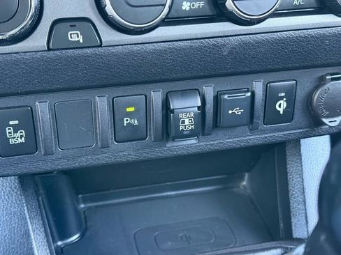 Used 2020 Toyota Tacoma TRD Sport image 25