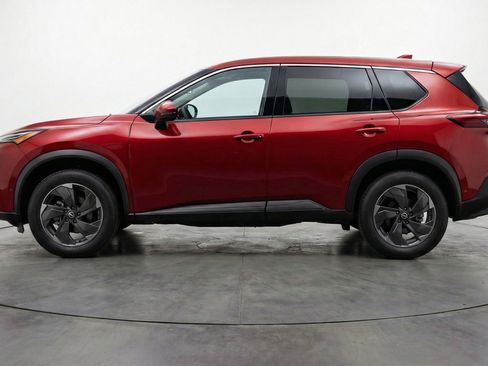 Used 2025 Nissan Rogue SV AWD/4WD image 5