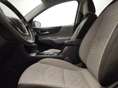 Used 2019 Chevrolet Equinox LS FWD image 17