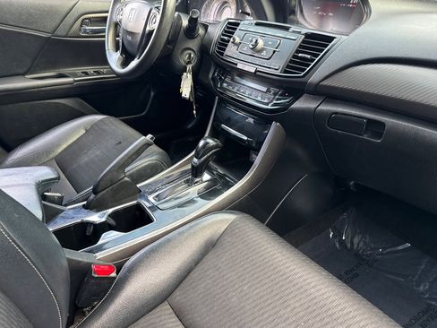 Used 2016 Honda Accord Sport image 31