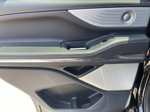 New 2026 Lincoln Navigator Black Label AWD/4WD image 19
