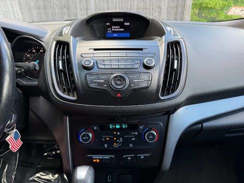 Used 2017 Ford Escape SE AWD/4WD image 10