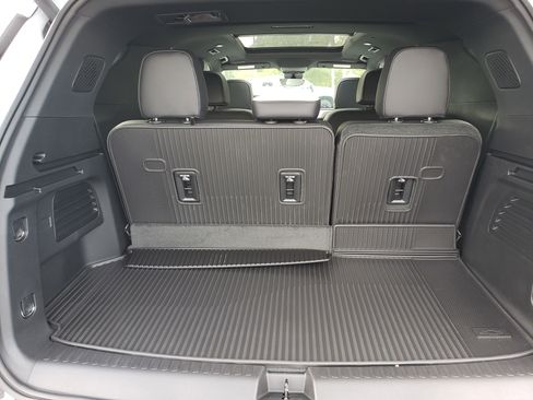 New 2026 Chevrolet Traverse High Country w/ LPO, Floor Liner Package image 10
