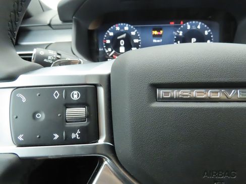 Used 2024 Land Rover Discovery Dynamic SE image 11