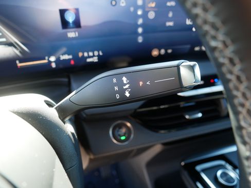 Used 2025 Buick Enclave Preferred image 24