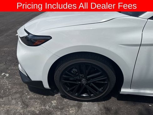 Used 2025 Toyota Camry SE FWD image 9
